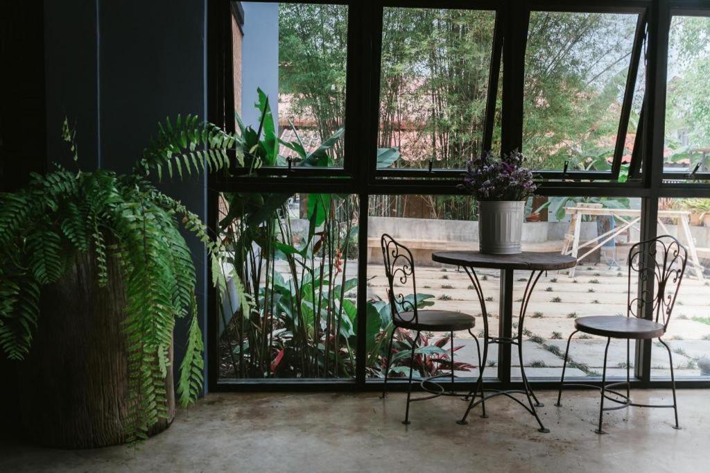Hug Inn Phrae Eksteriør bilde